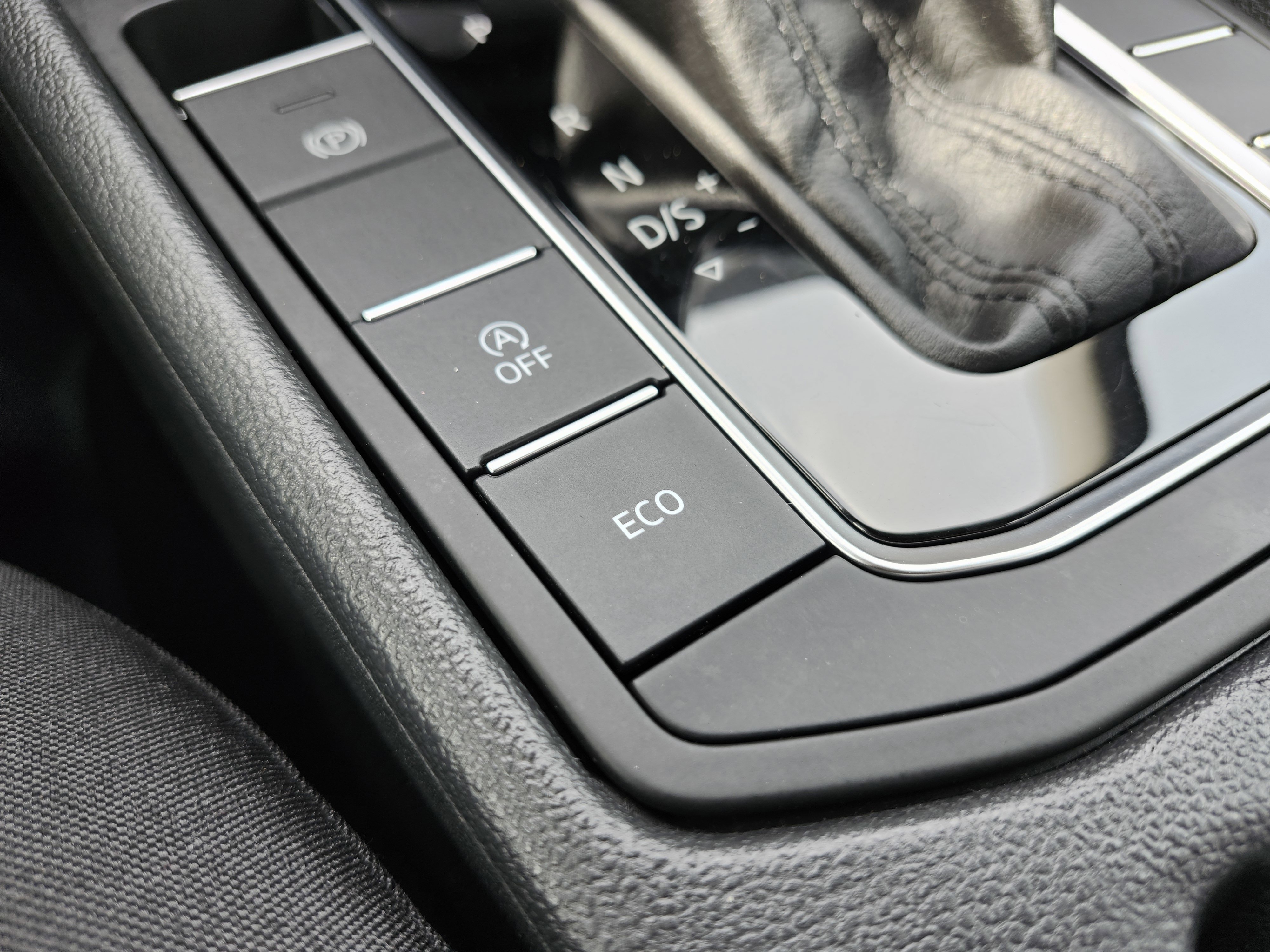 Used 2019 Volkswagen Jetta S w/ Driver Assistance Package image 8