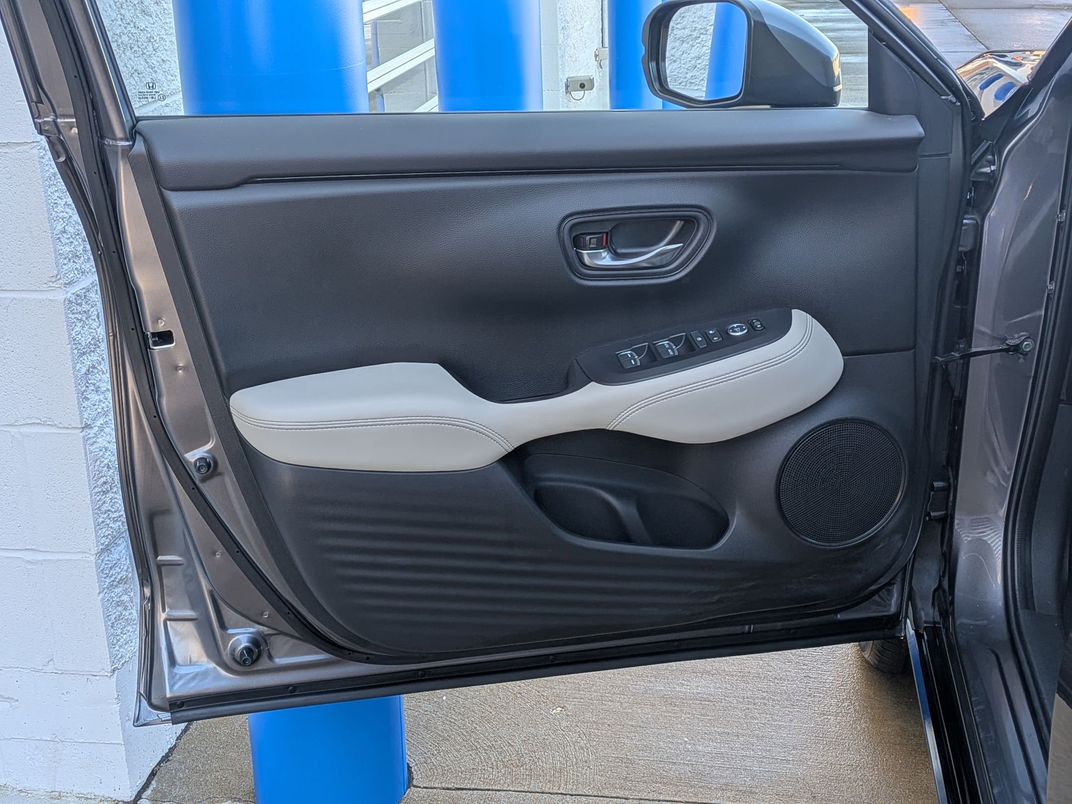 Used 2024 Honda HR-V EX-L image 12