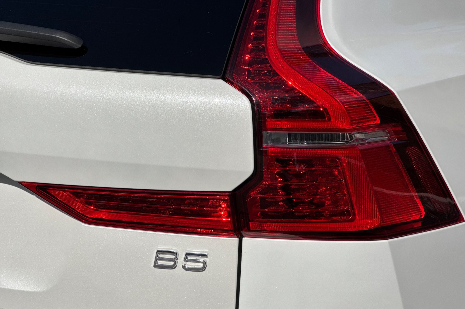 Certified 2023 Volvo XC60 B5 Plus w/ Protection Package Premier FWD image 34
