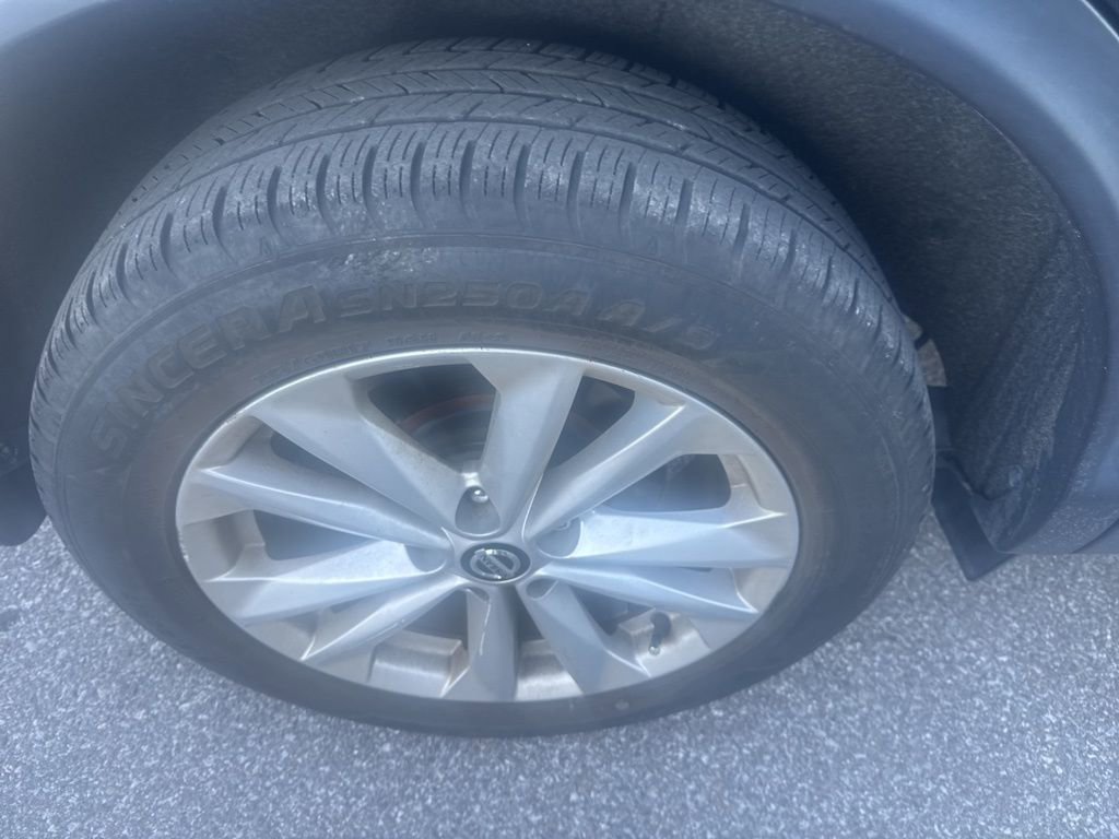 Used 2019 Nissan Rogue Sport SV w/ Technology Package image 11