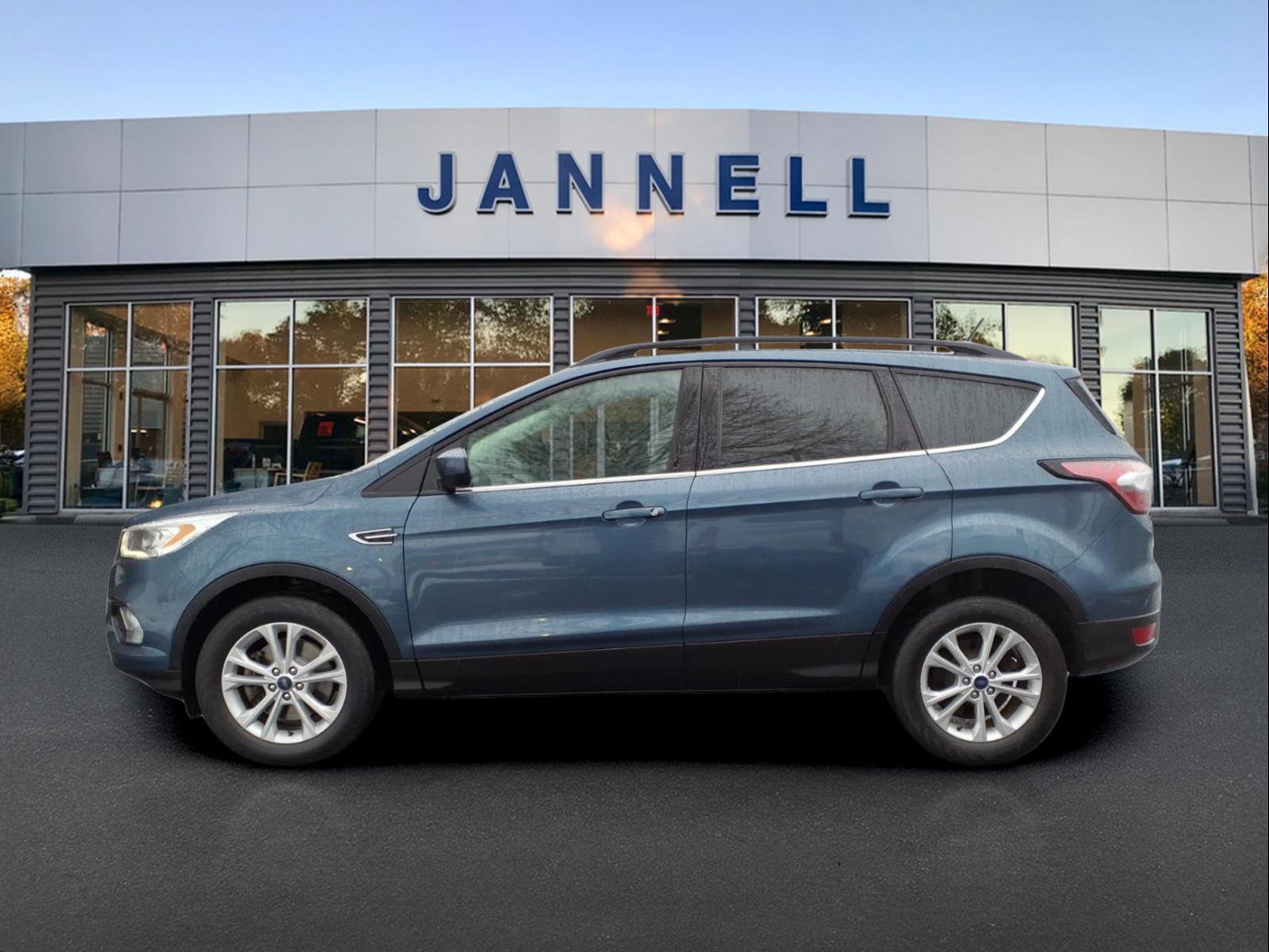 Used 2018 Ford Escape SEL image 8