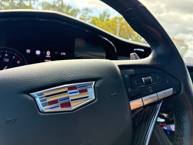 Used 2023 Cadillac XT6 Sport w/ Technology Package AWD/4WD image 28