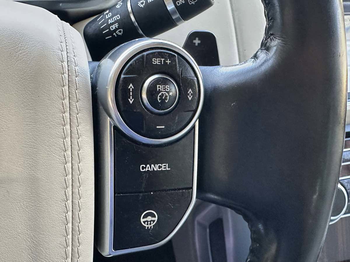 Used 2014 Land Rover Range Rover HSE image 34