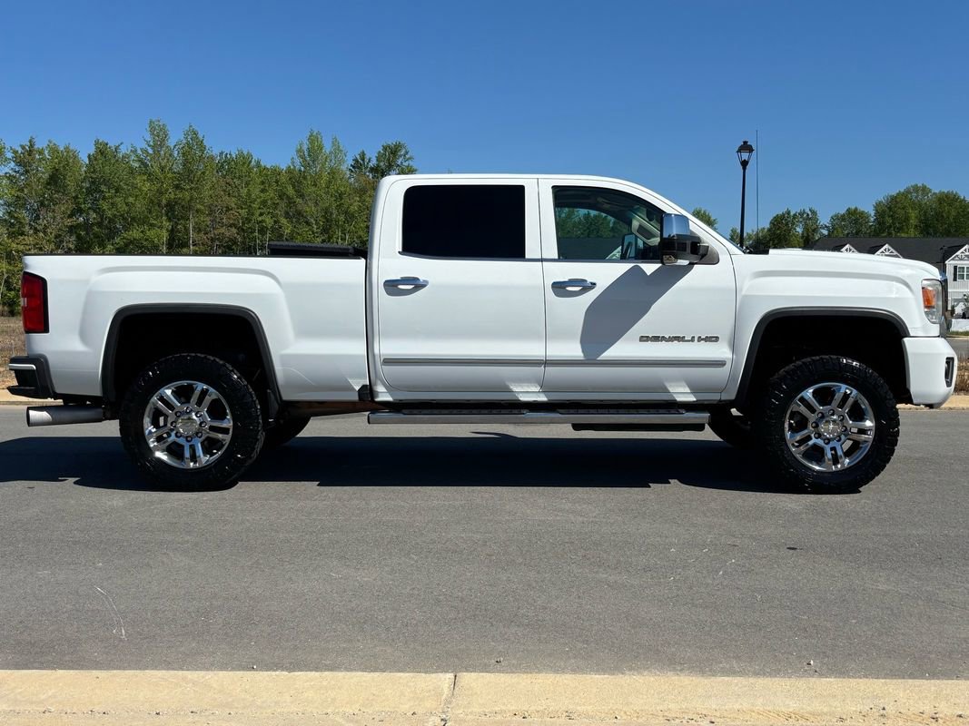 Used 2016 GMC Sierra 2500 Denali w/ Duramax Plus Package image 3