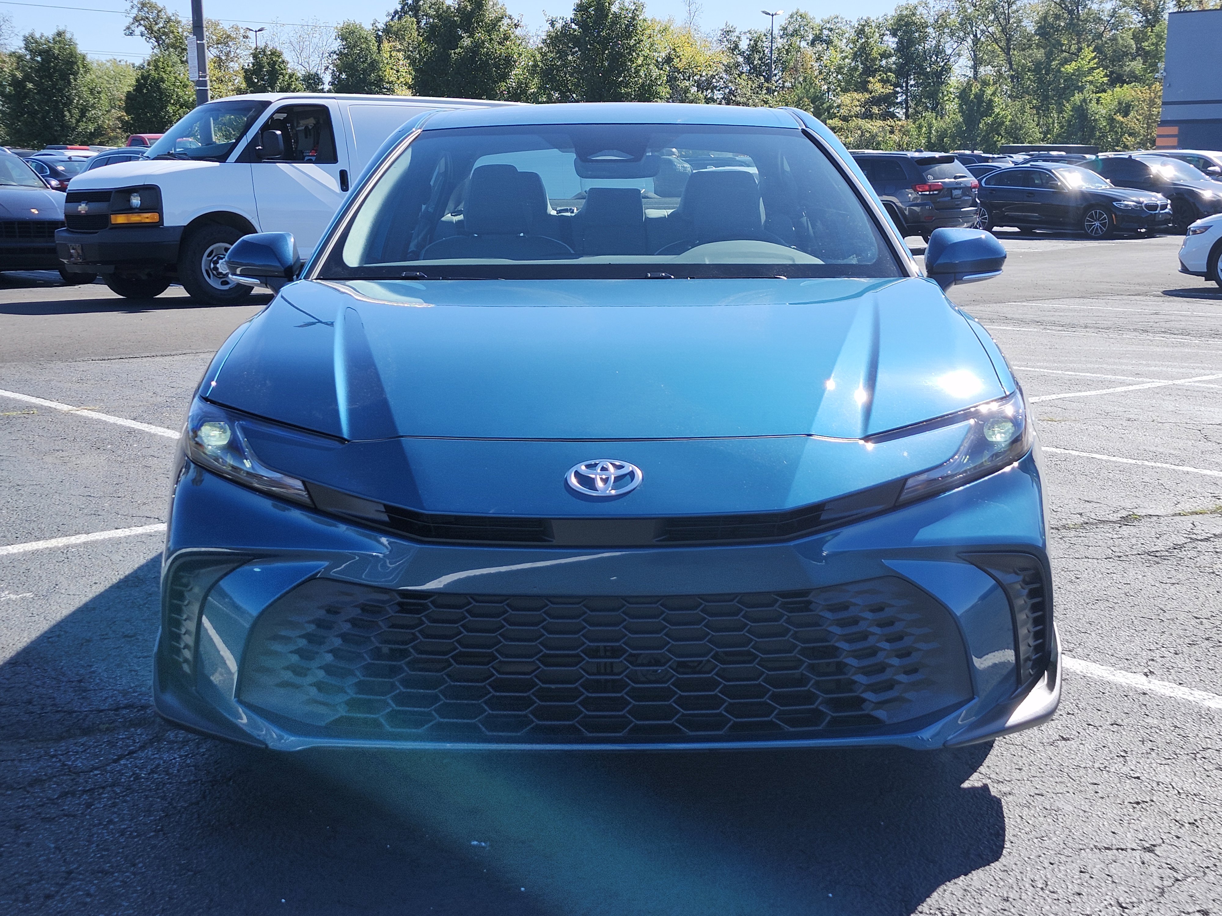 Used 2025 Toyota Camry LE image 3