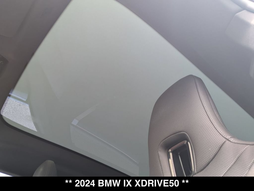 Certified 2024 BMW iX xDrive50 w/ Sport Package AWD/4WD image 4