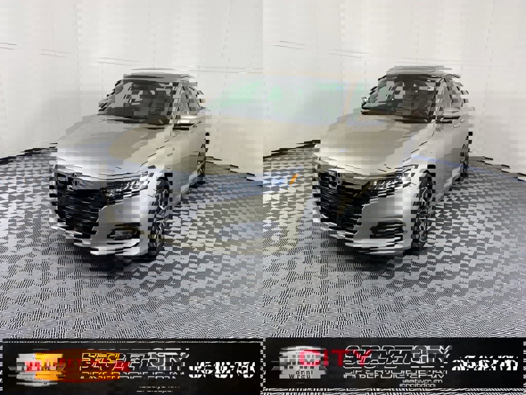 Used 2019 Honda Accord Touring image 3