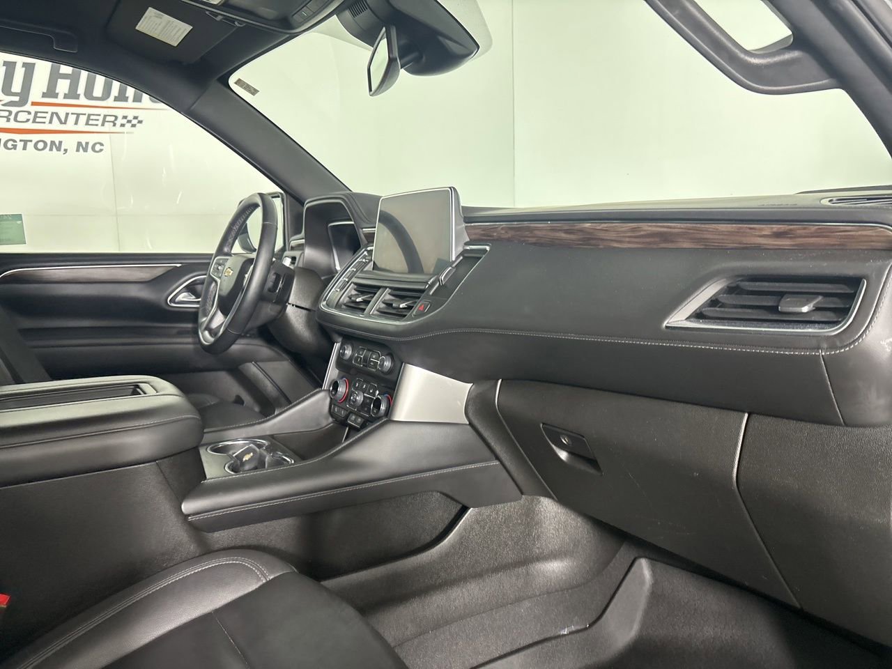 Used 2023 Chevrolet Tahoe LT w/ Luxury Package image 29