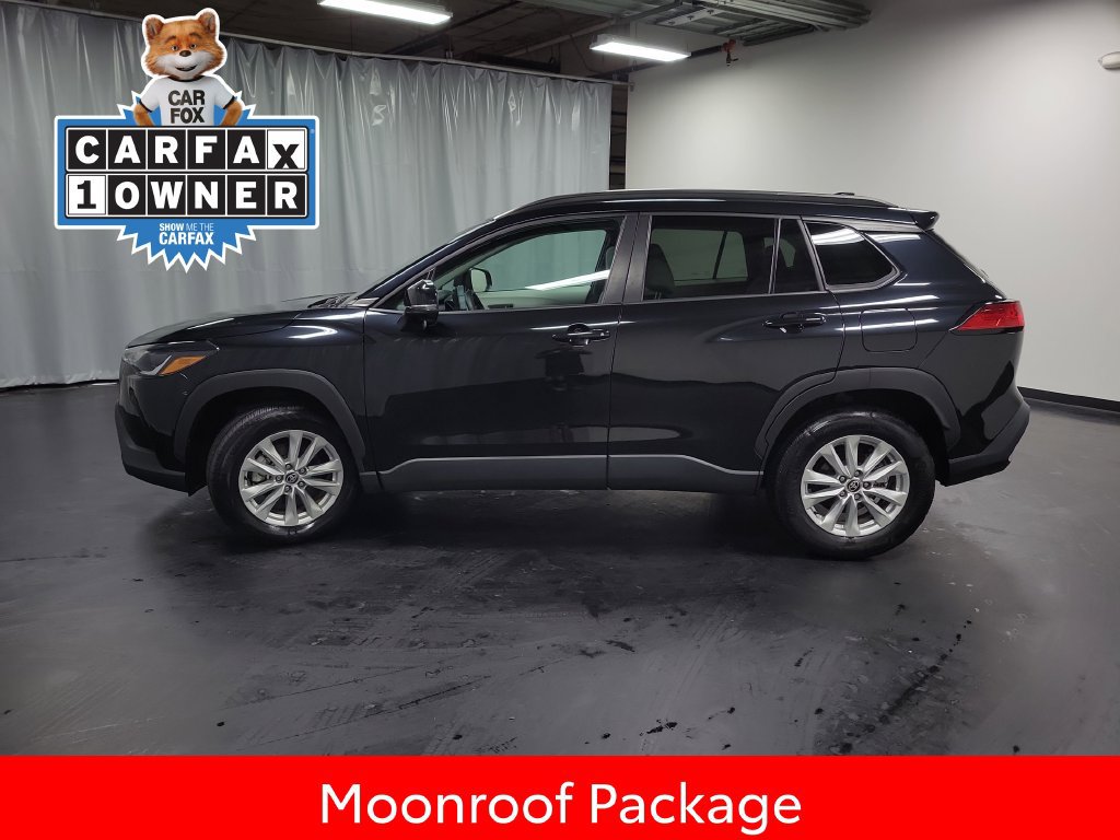 Used 2023 Toyota Corolla Cross LE w/ Moonroof Package AWD/4WD image 5