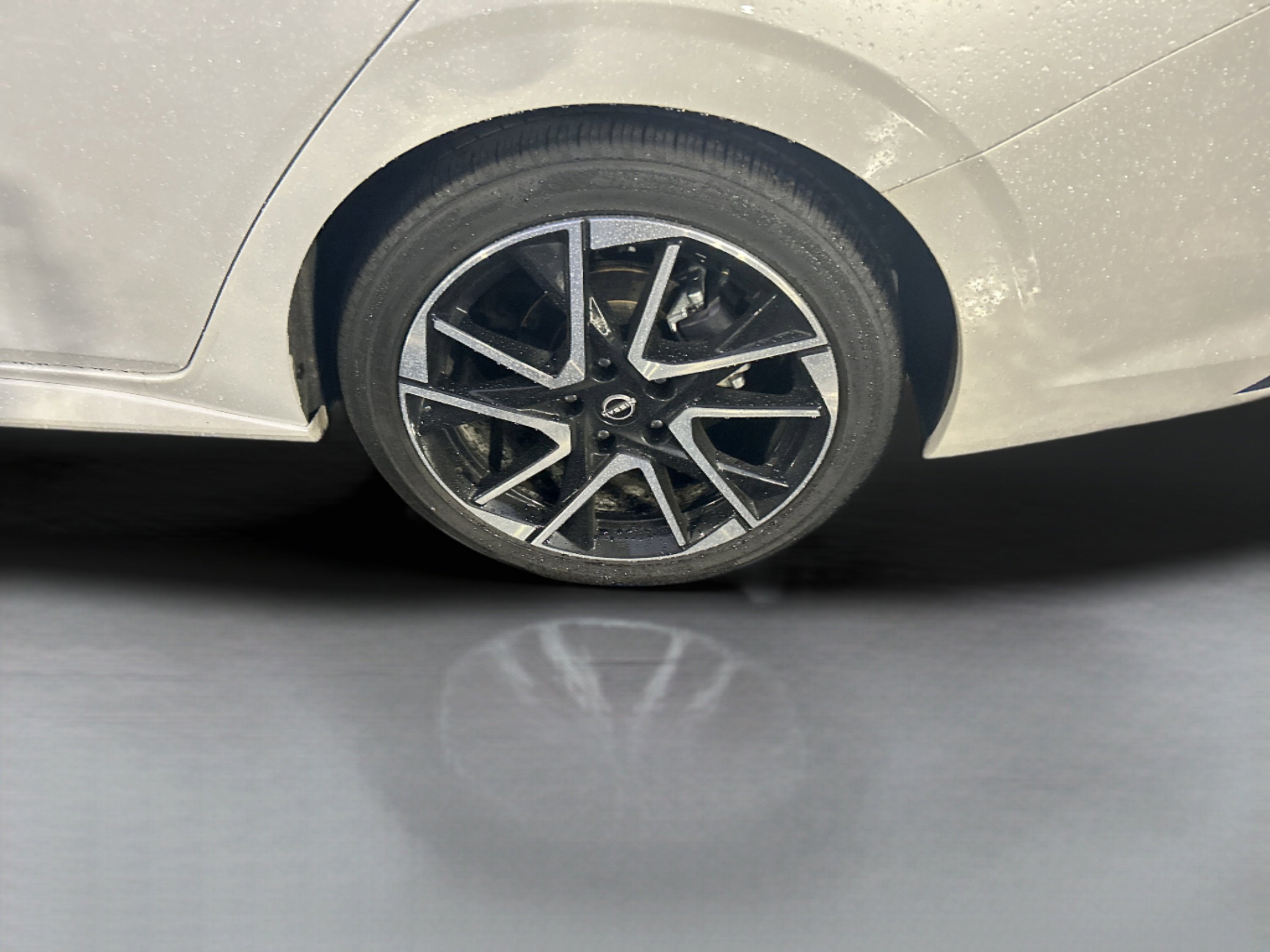 Used 2025 Nissan Sentra SR w/ SR Premium Package image 44