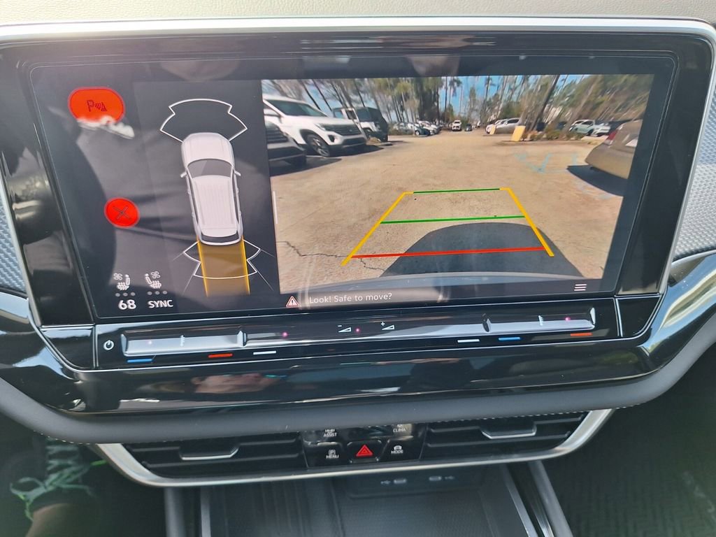 Used 2025 Volkswagen Atlas Cross Sport SEL R-Line image 16