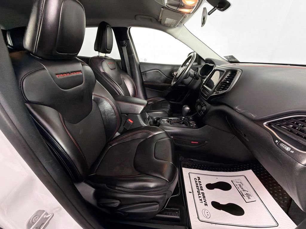 Used 2020 Jeep Cherokee Trailhawk w/ Cold Weather Group image 27