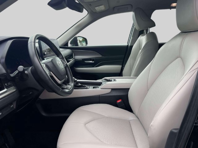 Used 2024 Toyota Grand Highlander AWD image 21