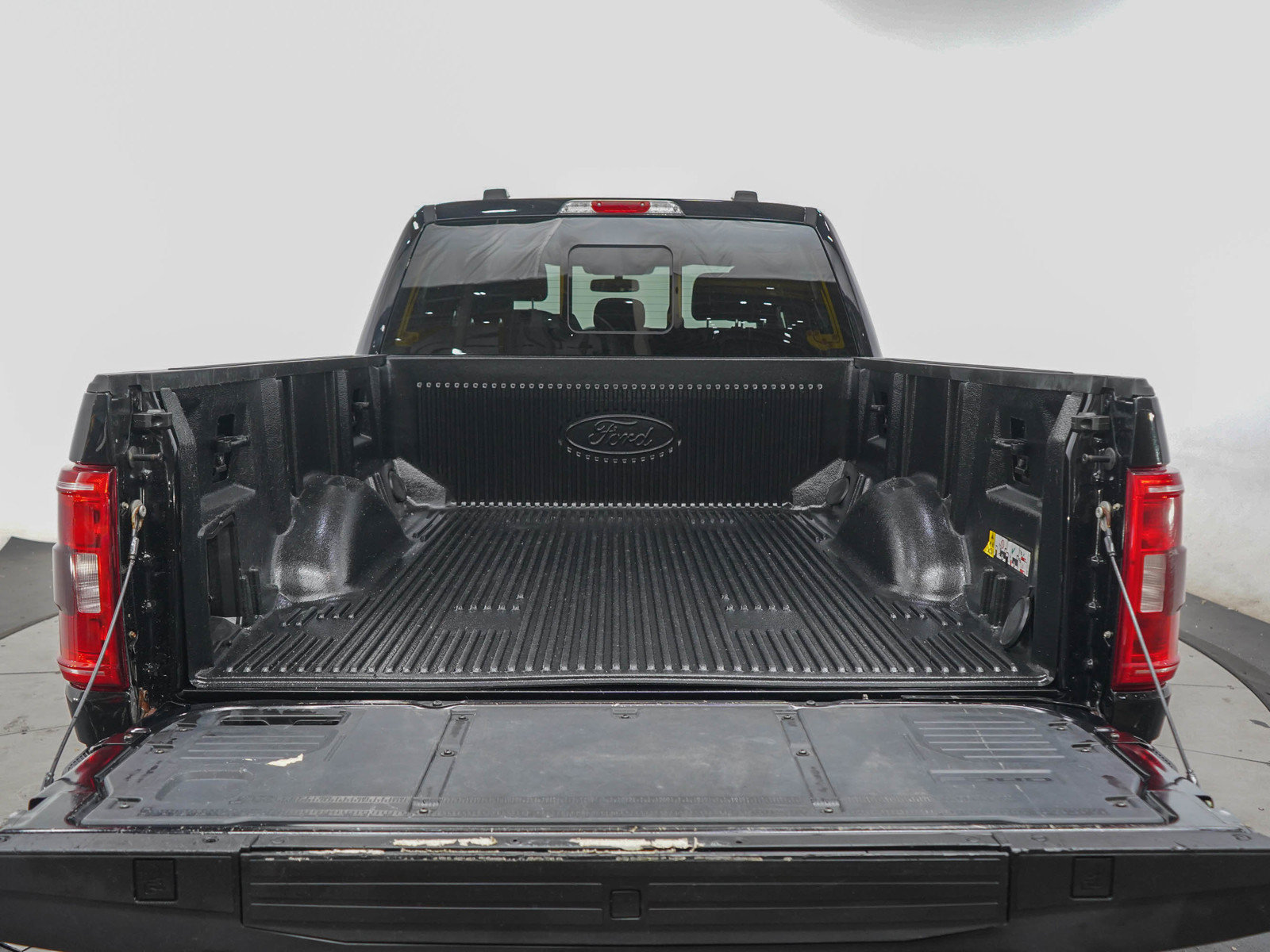 Used 2022 Ford F150 XLT w/ Equipment Group 302A High AWD/4WD image 16