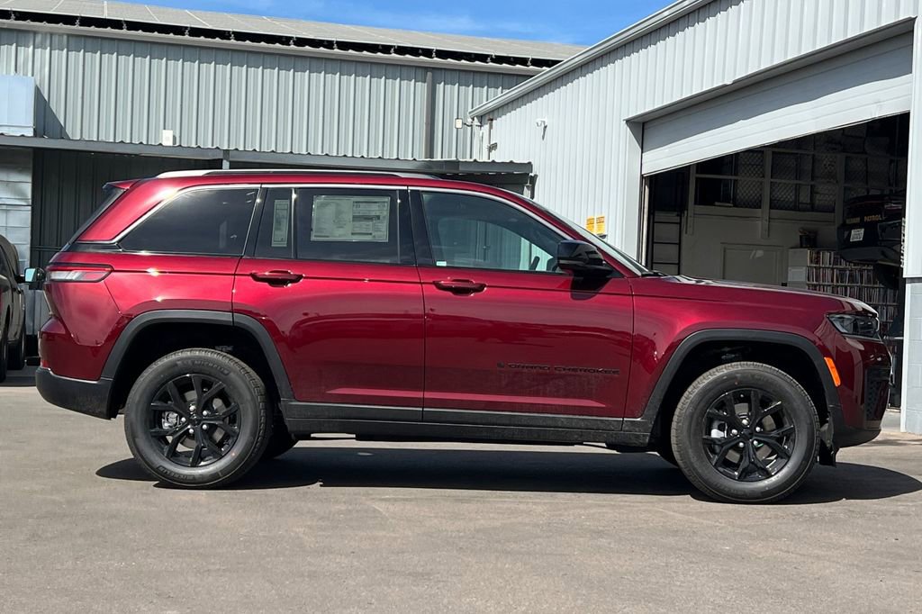 New 2026 Jeep Grand Cherokee Altitude image 3