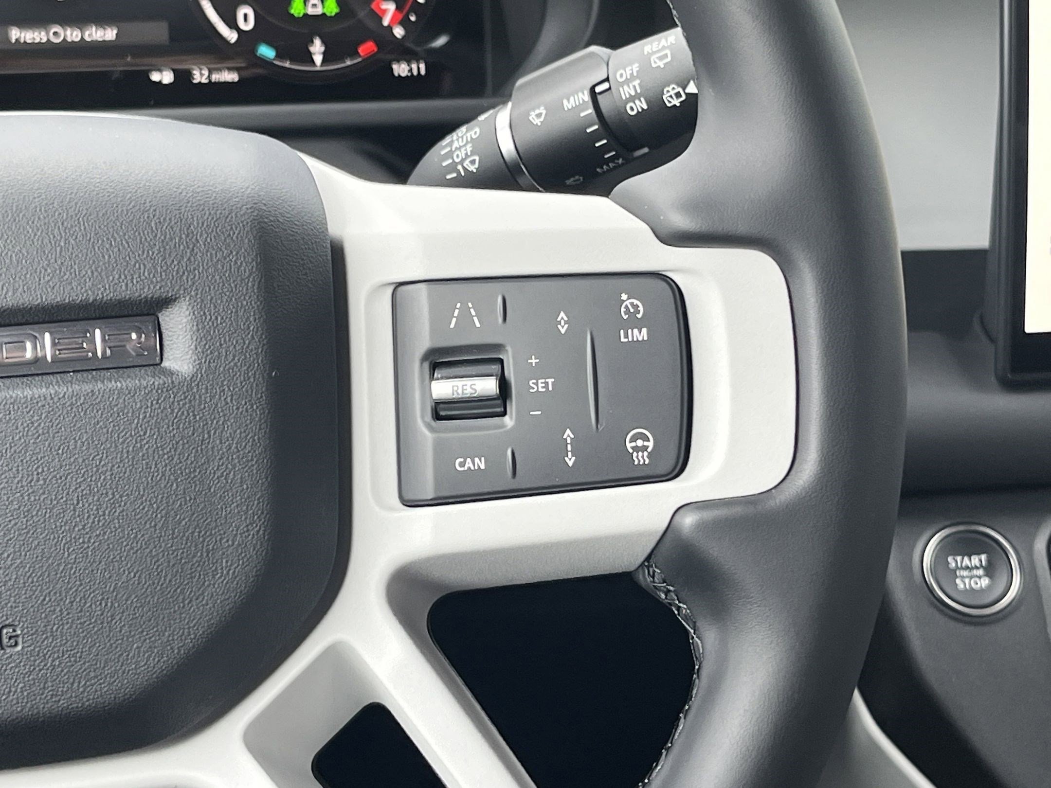 Used 2025 Land Rover Defender 110 S image 22