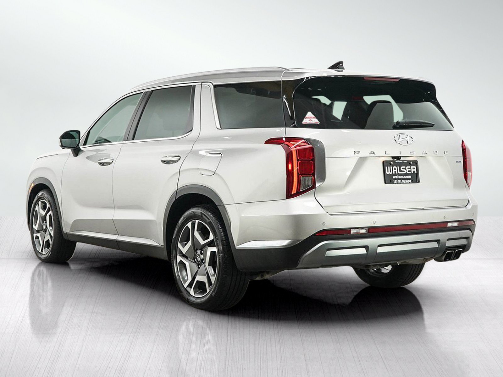 Used 2025 Hyundai Palisade Limited AWD/4WD image 3