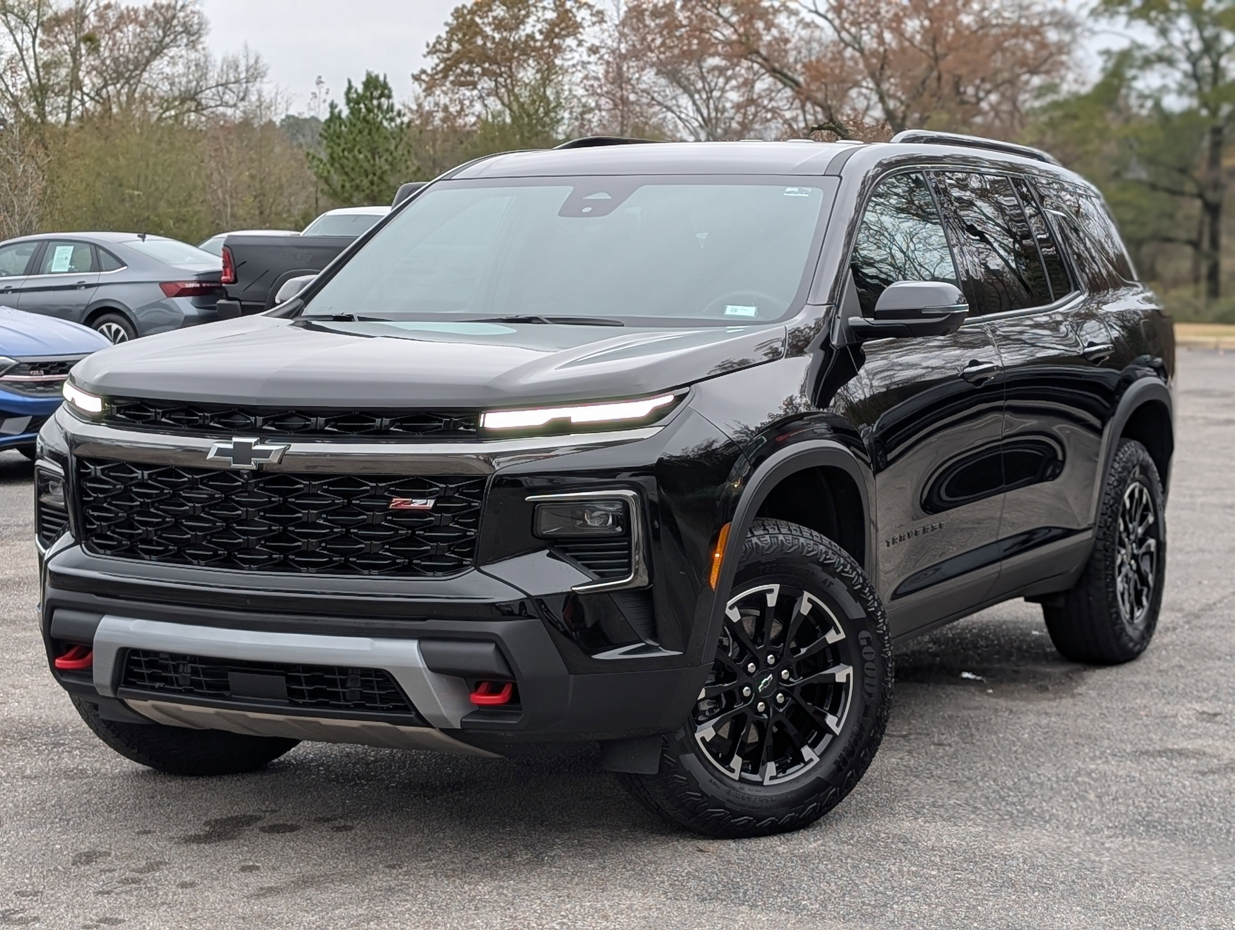 Used 2025 Chevrolet Traverse Z71 w/ Driver Confidence Package image 4