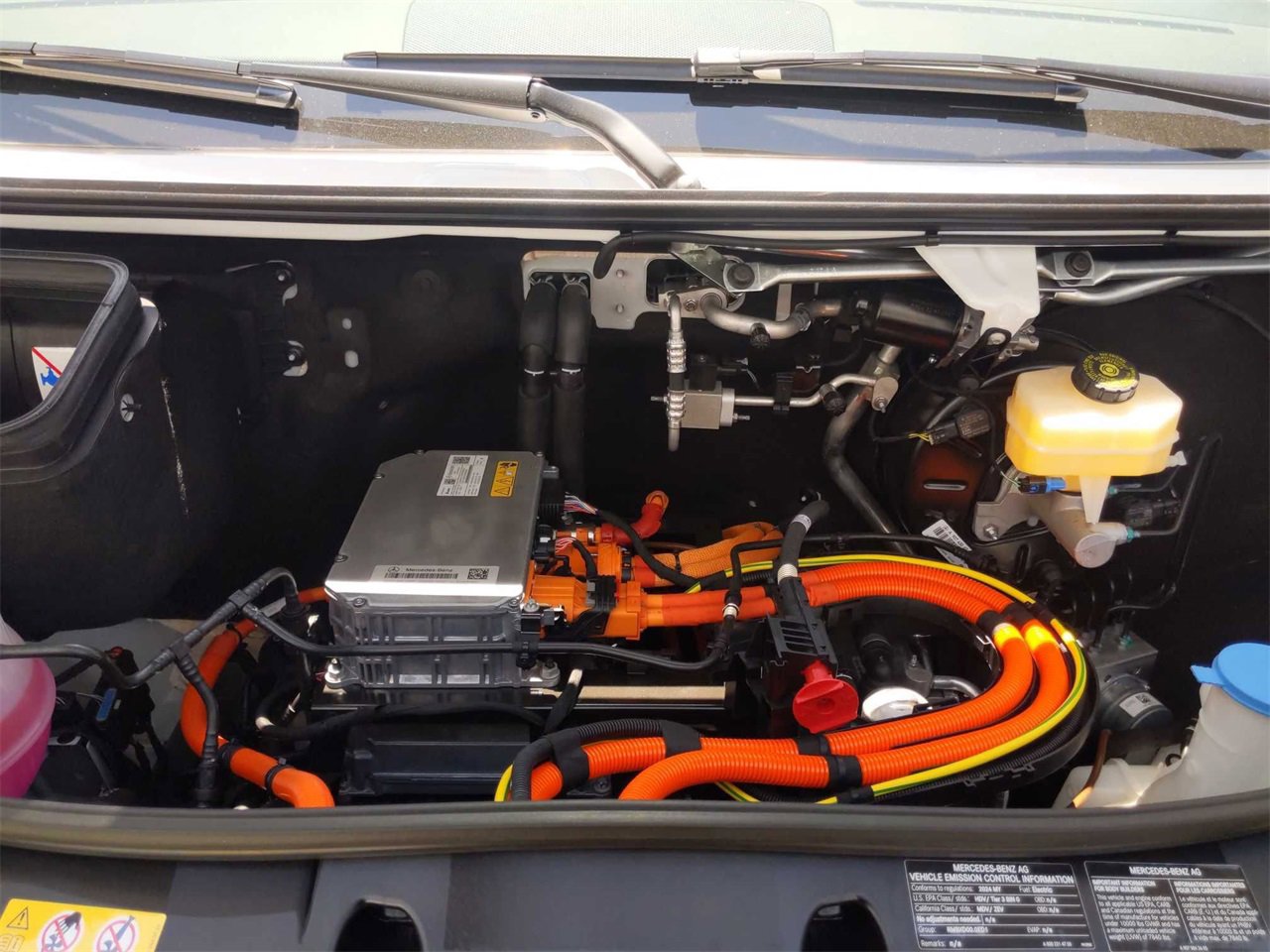 New 2024 Mercedes-Benz eSprinter 170 Cargo image 11