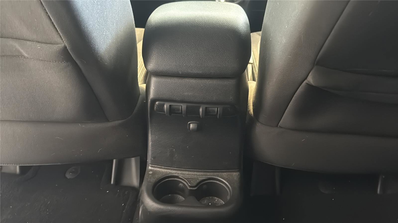 Used 2015 Jeep Wrangler Unlimited Sahara w/ Connectivity Group image 25