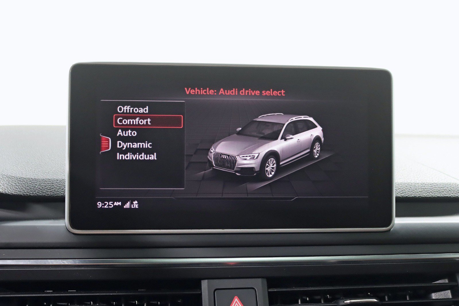 Used 2018 Audi A4 2.0T allroad Premium Plus AWD/4WD image 22