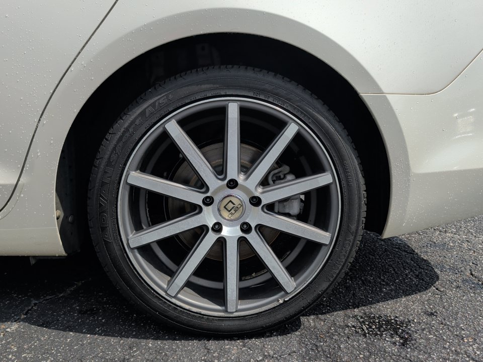 Used 2012 Buick LaCrosse Touring FWD image 26