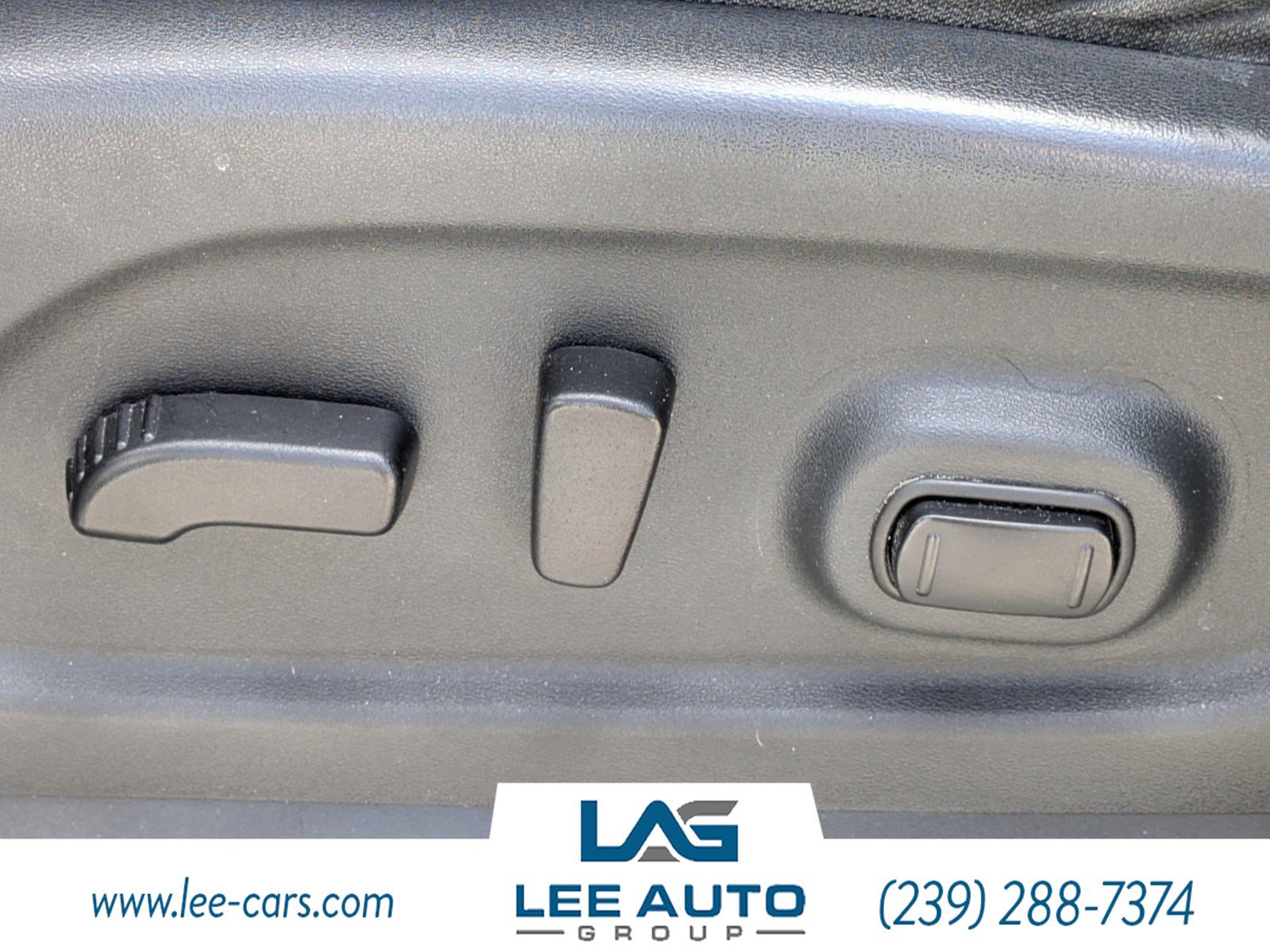 Used 2017 Nissan Titan SV AWD/4WD image 16