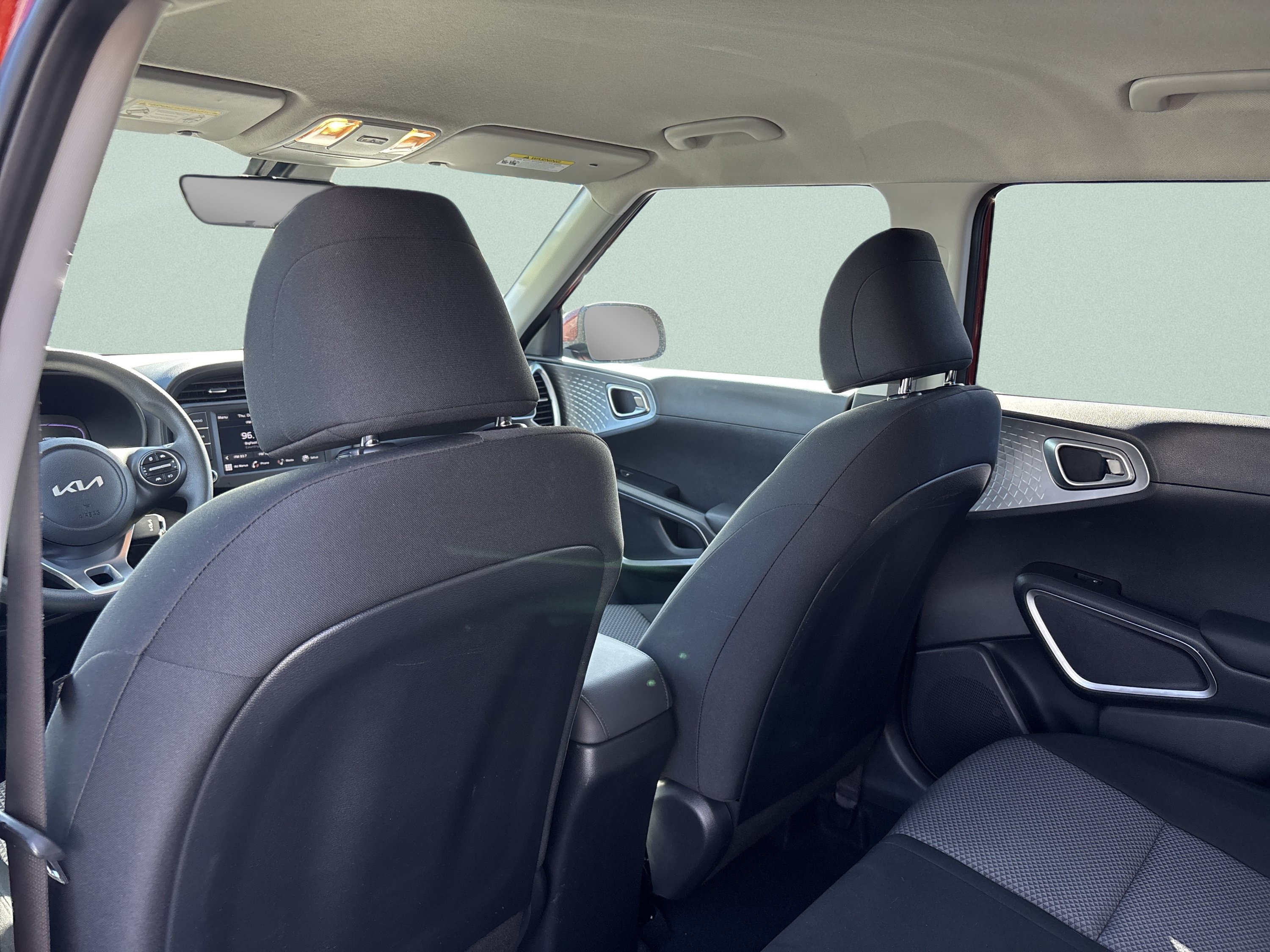 Used 2025 Kia Soul LX w/ LX Technology Package FWD image 16