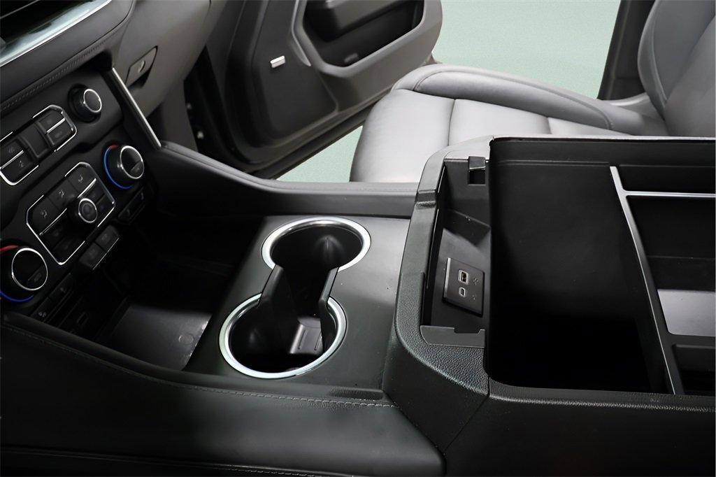 Used 2024 Chevrolet Tahoe Z71 w/ Luxury Package image 19