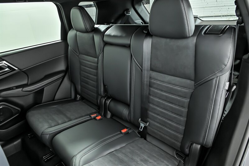 New 2026 Mitsubishi Outlander LE FWD image 41