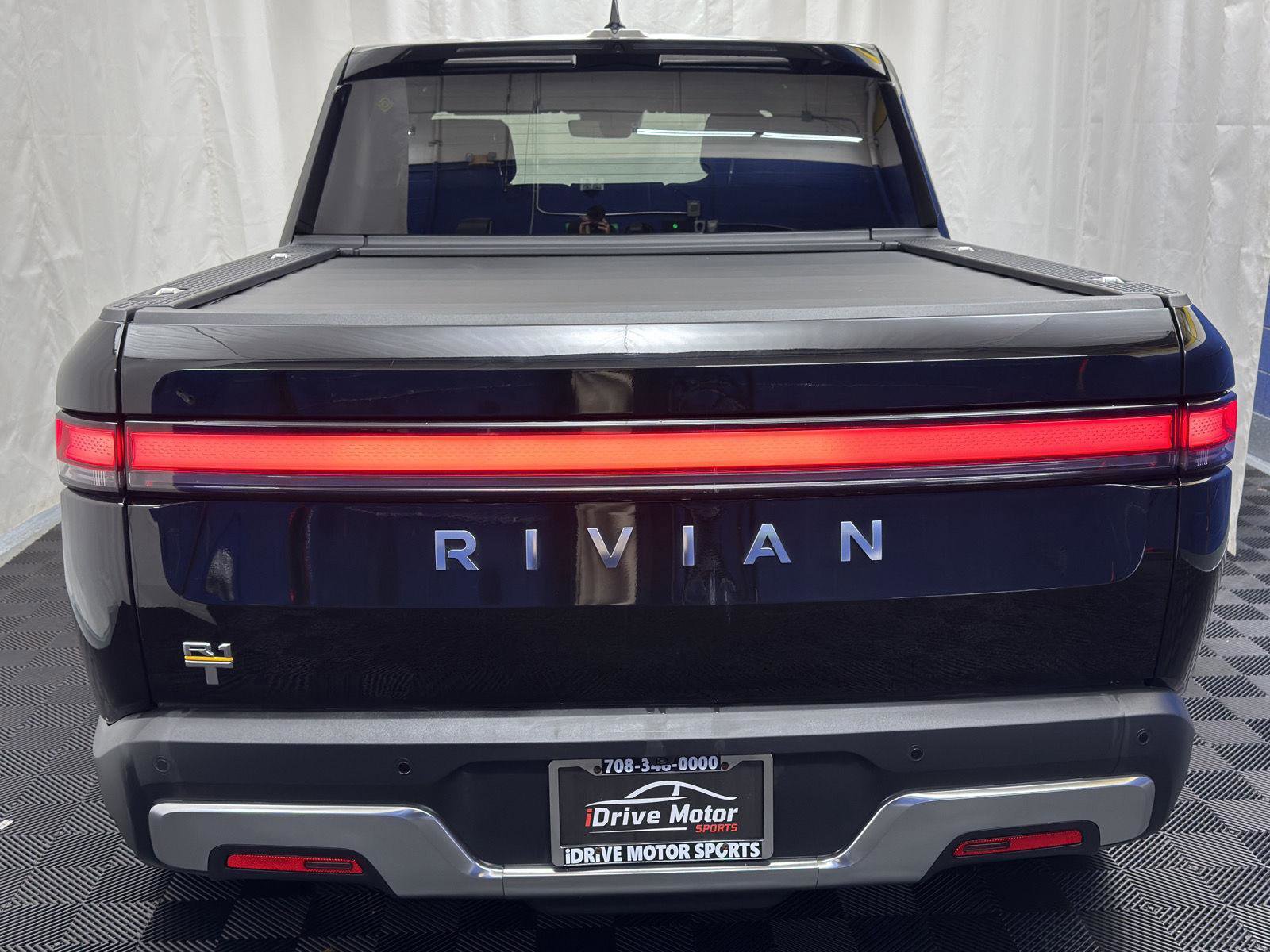 Used 2022 Rivian R1T Adventure image 12