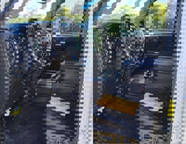 Used 2022 Chevrolet Silverado 2500 LTZ w/ LTZ Plus Package image 9