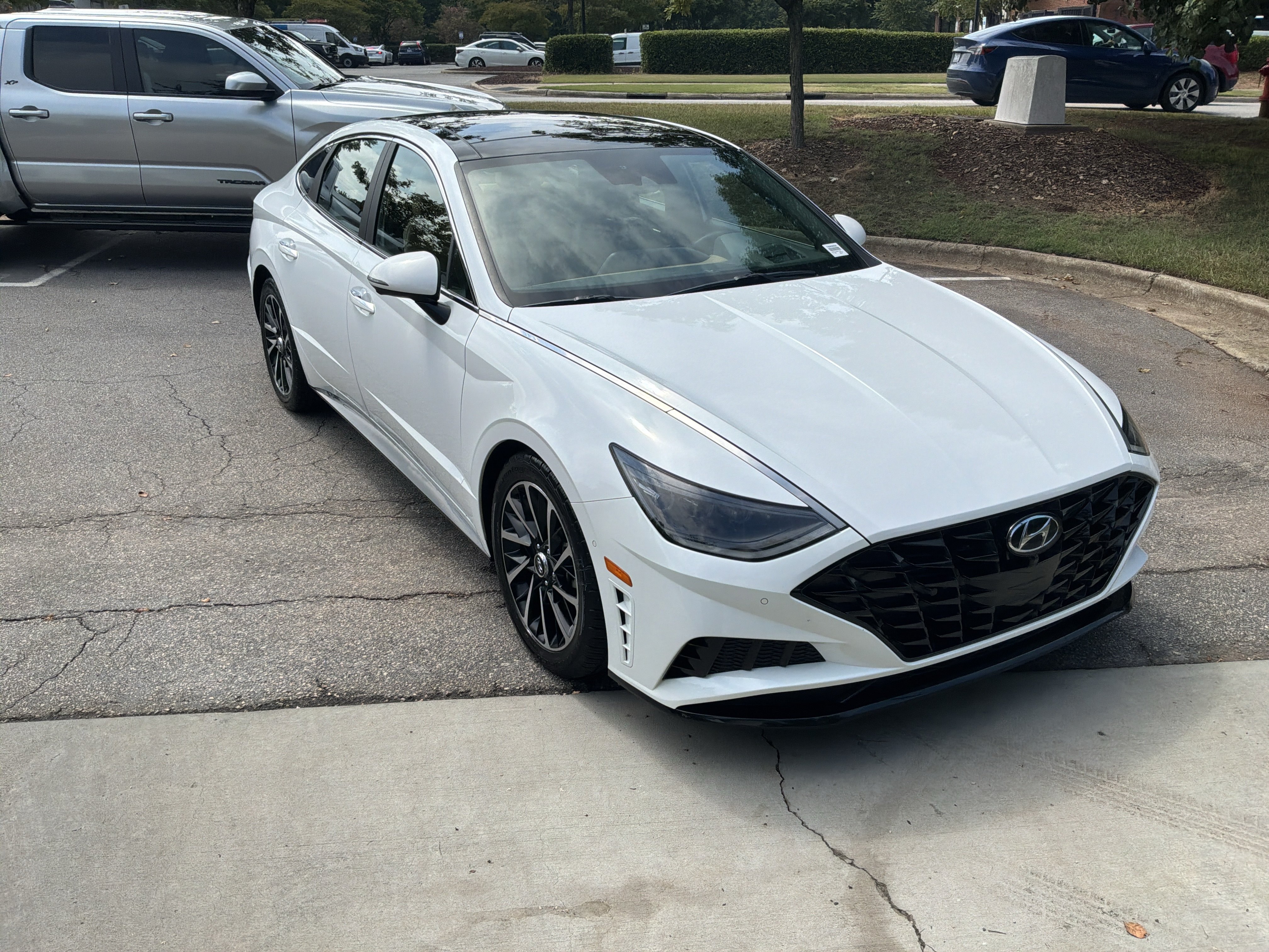Used 2021 Hyundai Sonata Limited FWD image 2
