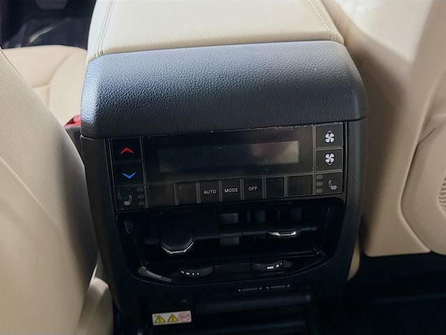 New 2025 Jeep Grand Cherokee L Limited w/ Luxury Tech Group II image 25