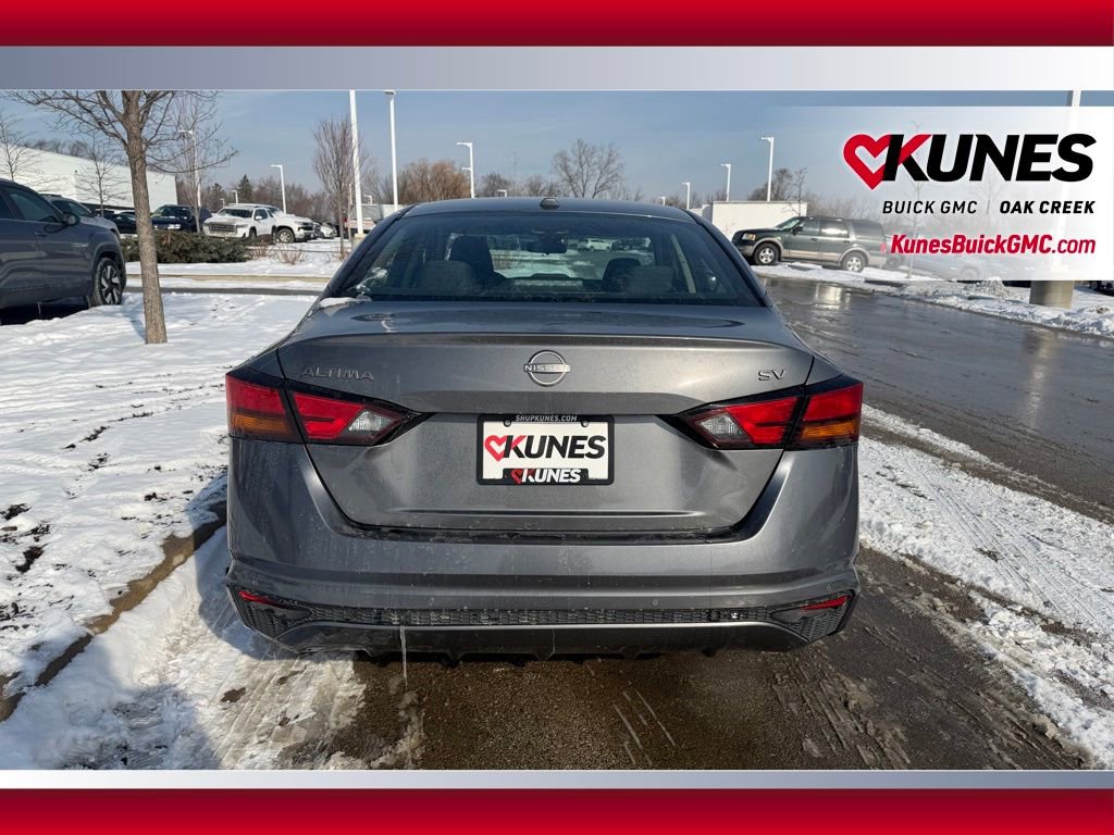 Used 2024 Nissan Altima 2.5 SV image 4