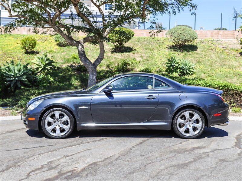 Used 2008 Lexus SC 430 Convertible RWD image 2