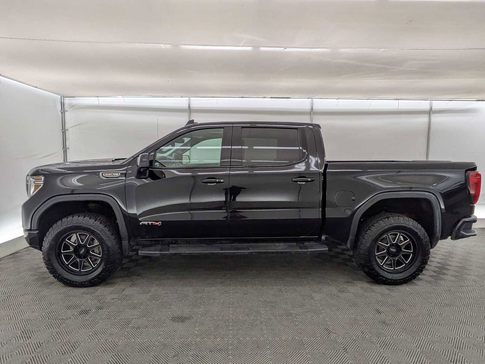 Used 2022 GMC Sierra 1500 AT4 w/ AT4 Preferred Package AWD/4WD image 3
