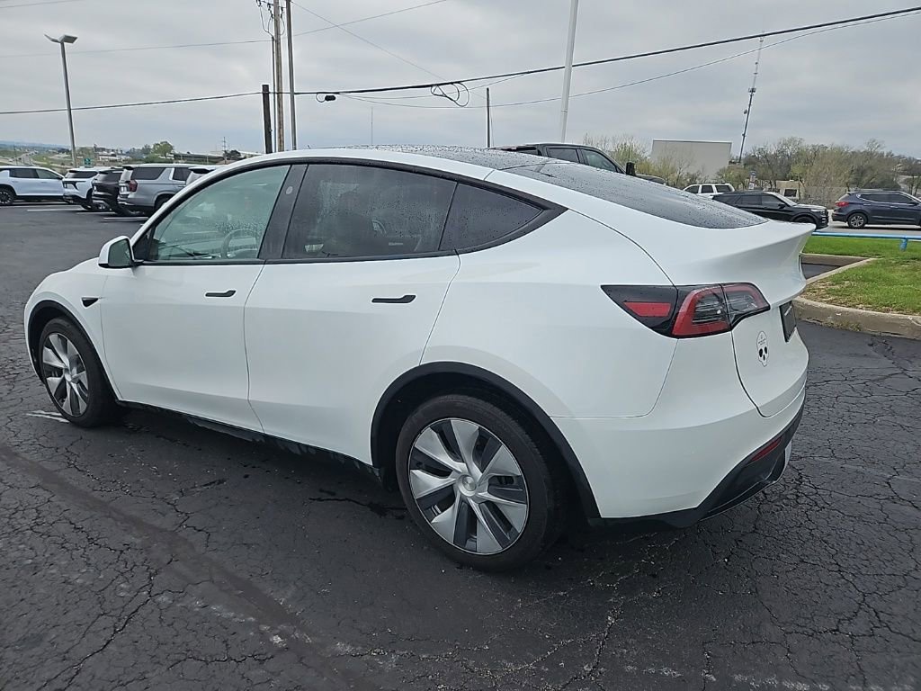 Used 2024 Tesla Model Y Long Range image 9