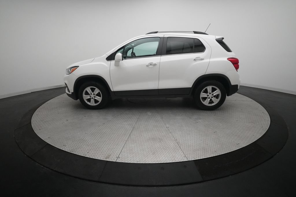 Used 2017 Chevrolet Trax LT w/ LT Convenience Package AWD/4WD image 23
