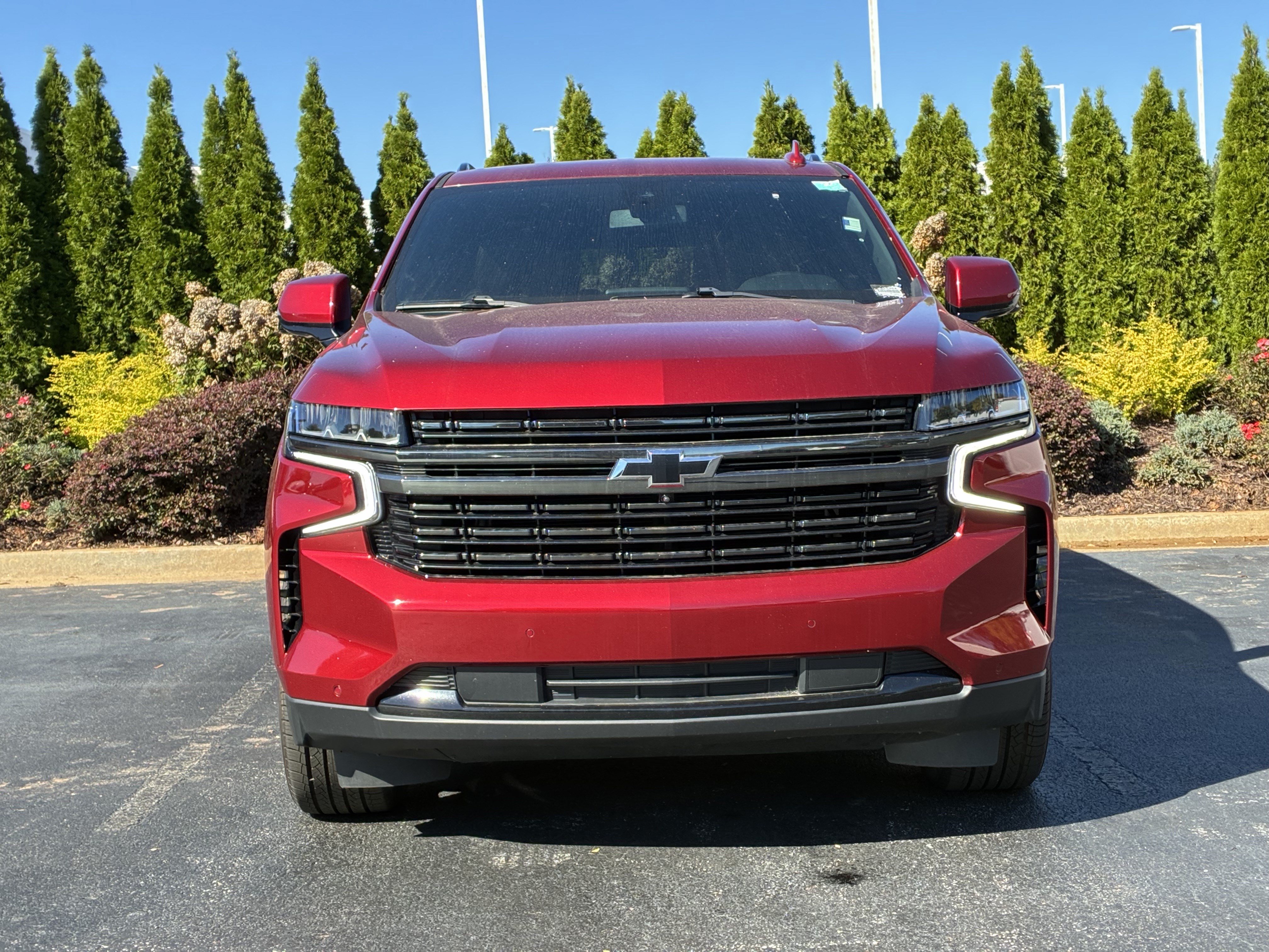 Used 2022 Chevrolet Suburban RST w/ Luxury Package AWD/4WD image 5