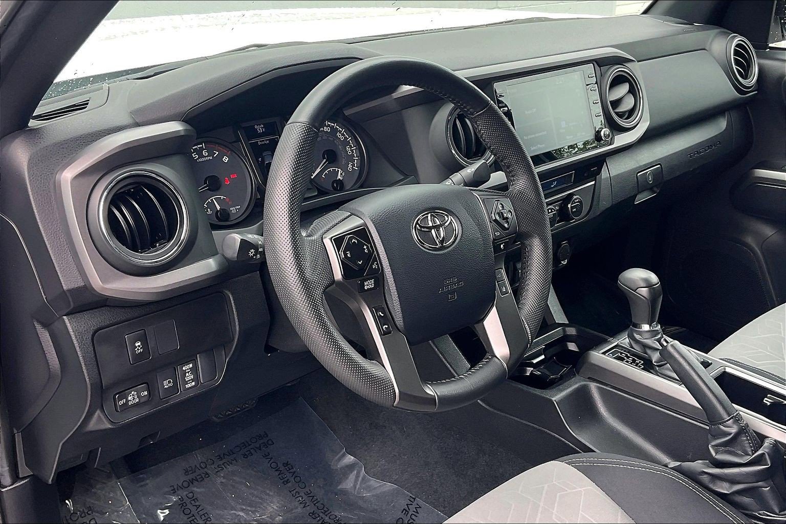 Used 2023 Toyota Tacoma TRD Off-Road w/ Technology Package AWD/4WD image 18