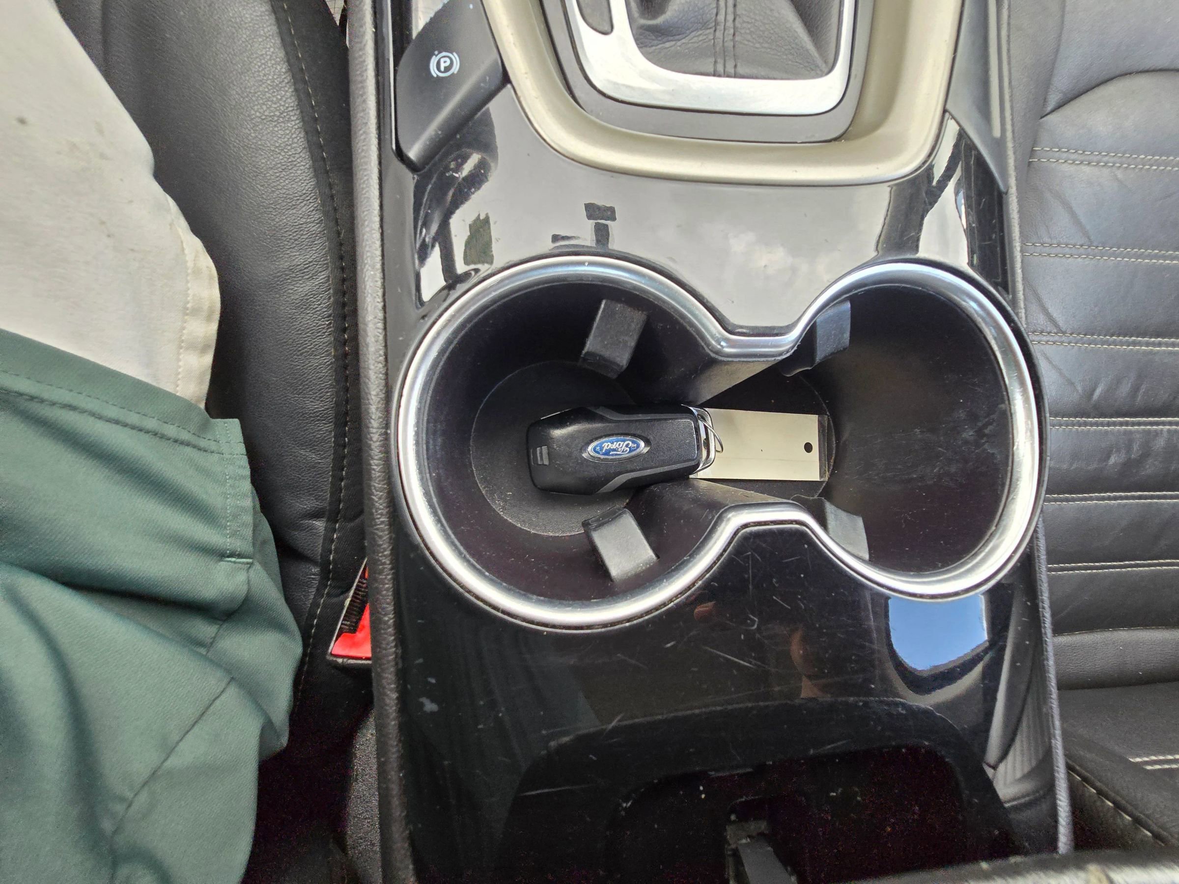 Used 2016 Ford Fusion SE w/ Equipment Group 202A FWD image 24