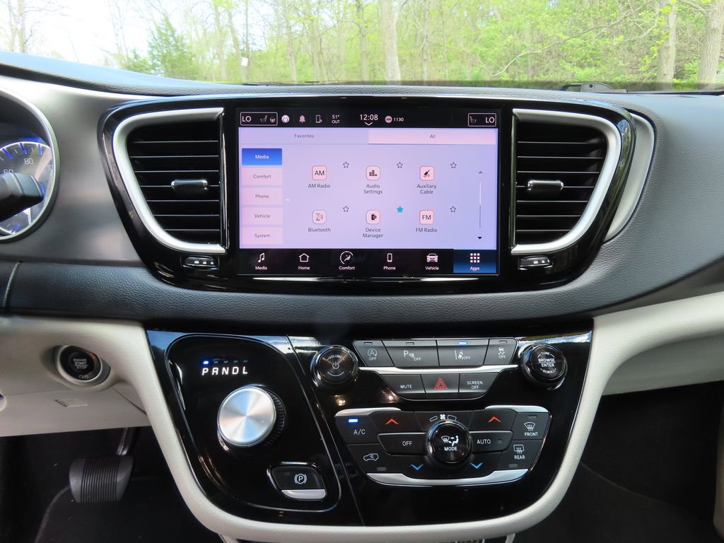 Certified 2024 Chrysler Pacifica Touring-L FWD image 16