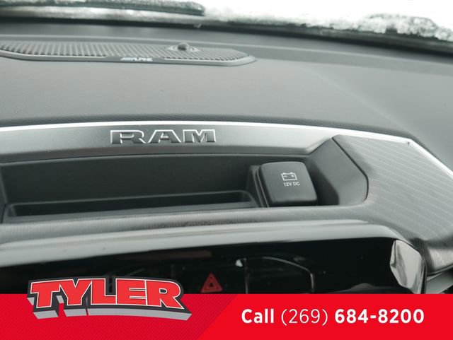 New 2026 RAM 1500 4x4 Crew Cab image 32