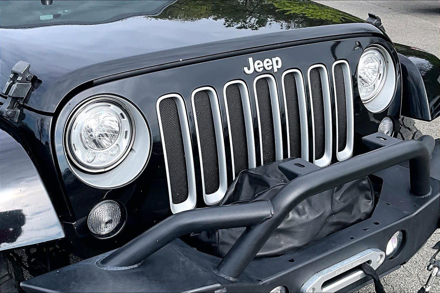 Used 2017 Jeep Wrangler Unlimited Sahara image 28