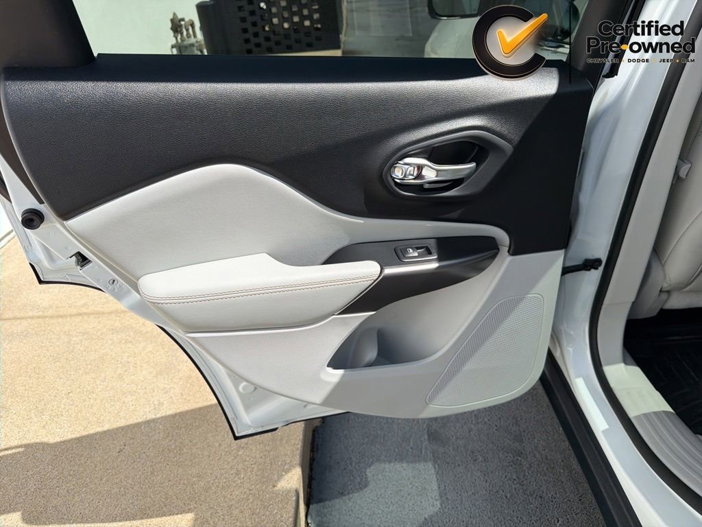 Used 2021 Jeep Cherokee Limited w/ Elite Package FWD image 44