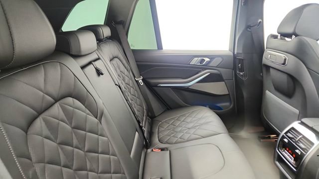 Used 2025 BMW X5 xDrive40i w/ M Sport Package image 26