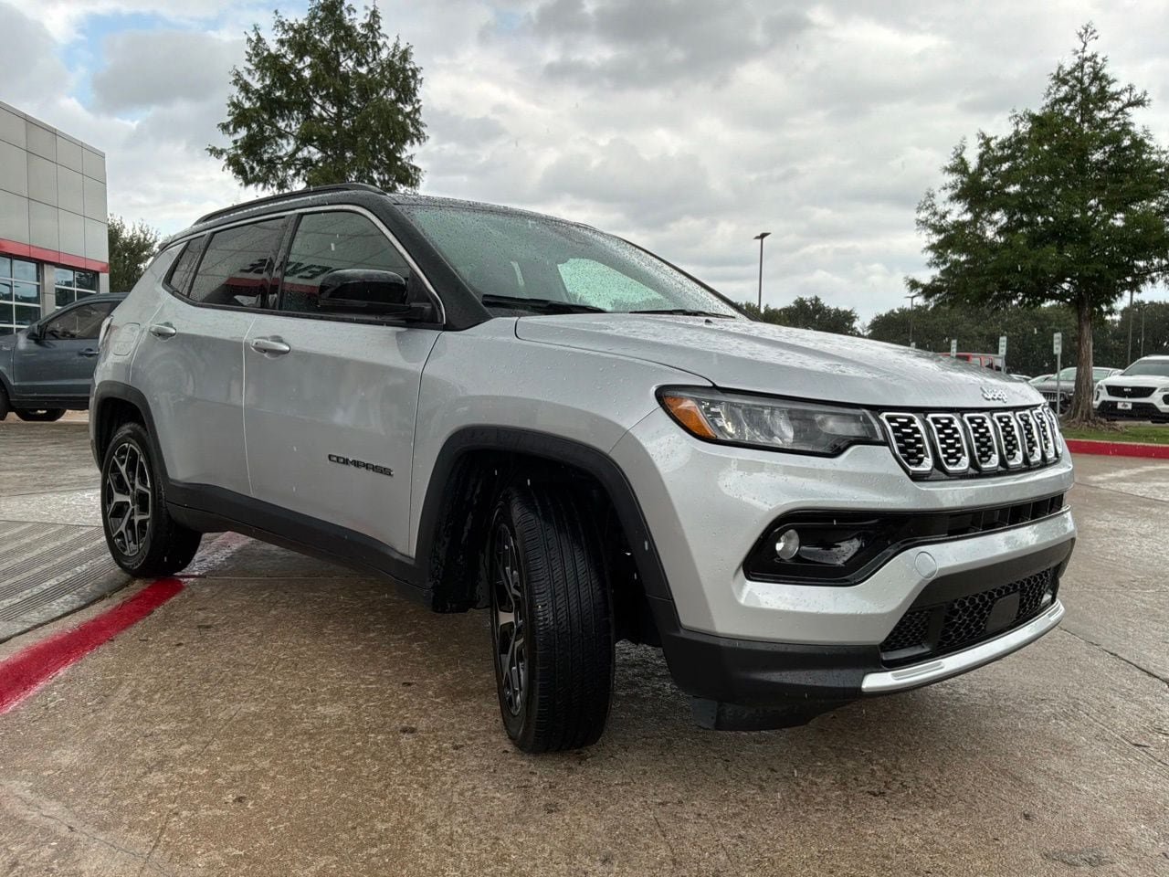 Used 2025 Jeep Compass Limited AWD/4WD image 4