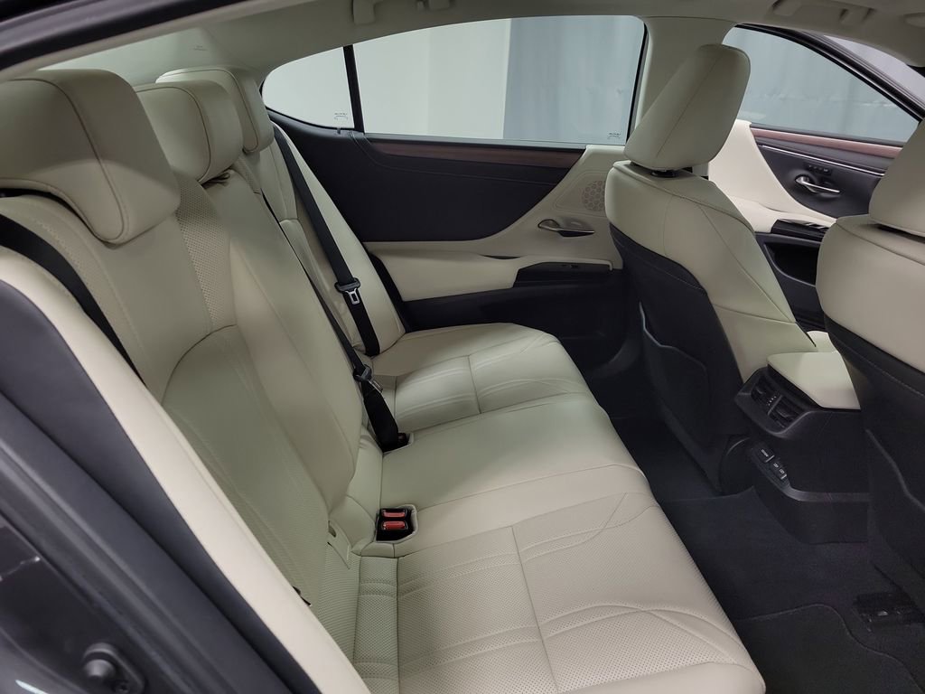 Used 2024 Lexus ES 300h w/ Technology Package FWD image 21