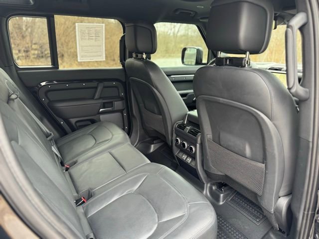 Used 2023 Land Rover Defender 110 V8 AWD/4WD image 16